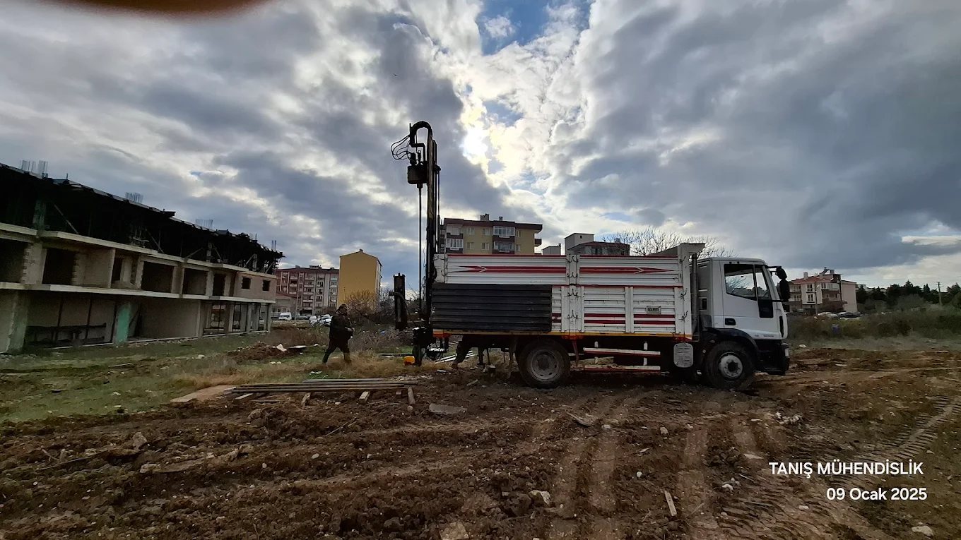 Bulutlu hava koşullarında arazi çalışması