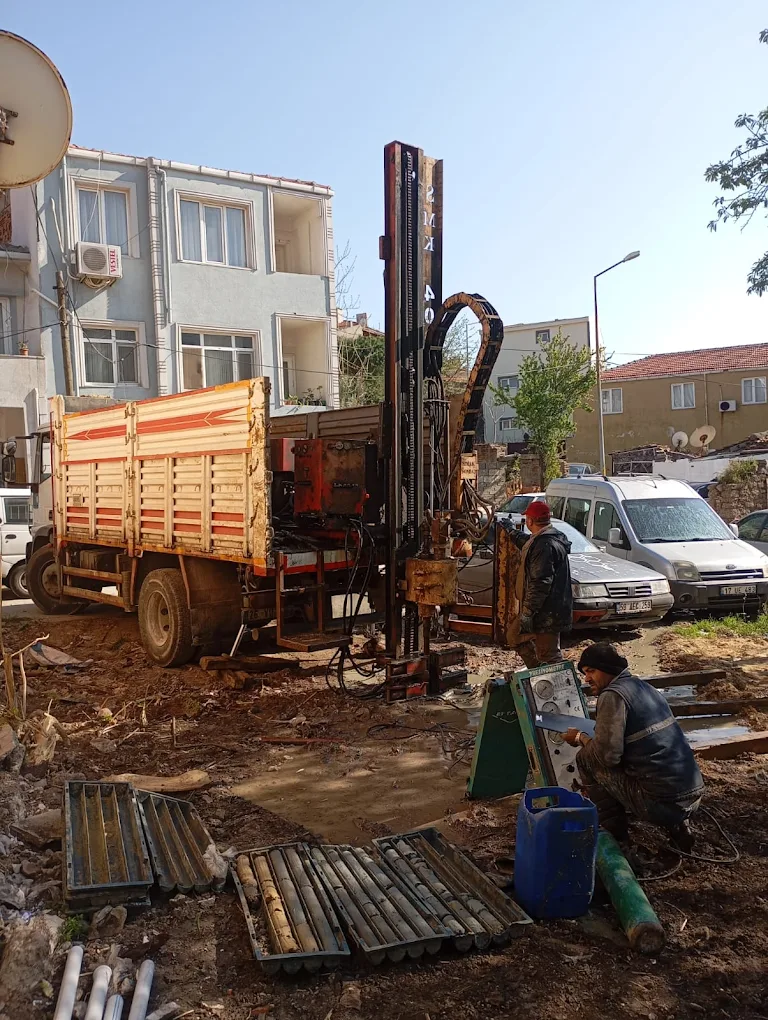 Cadde üzerinde sondaj operasyonu