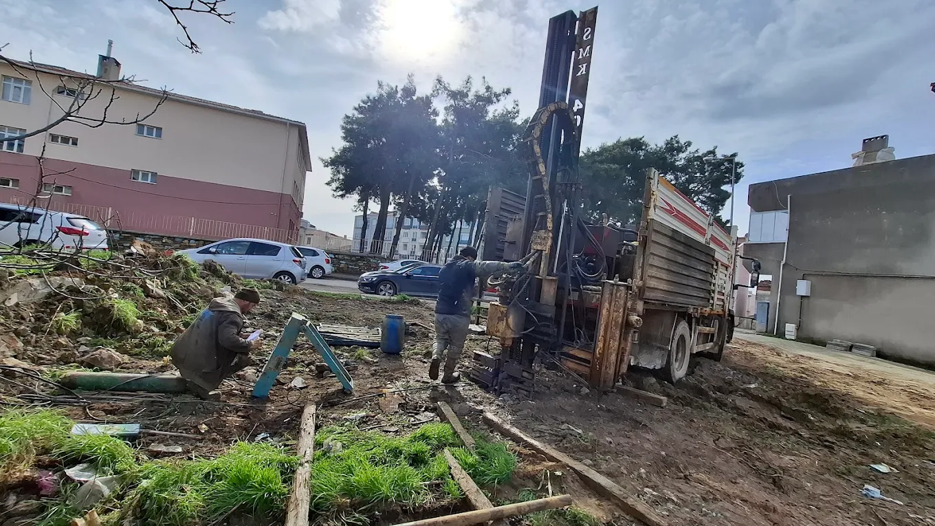 Güneşli gün sondaj çalışması